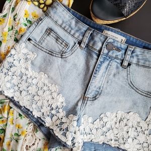 🔥3/$30 ☀️Urban Heritage Denim Shorts w/ Lace